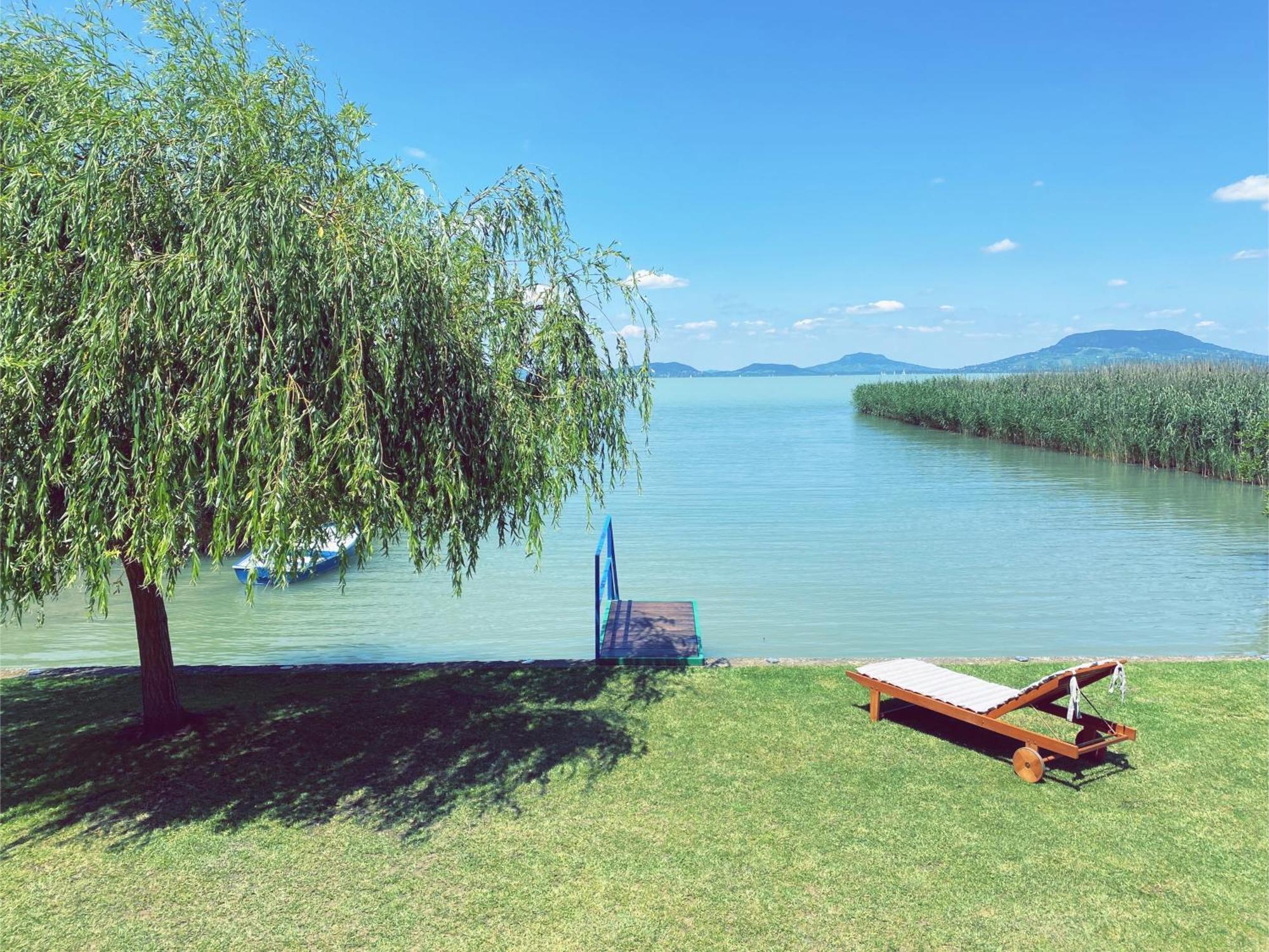 Balaton A Kertben - Balaton In The Garden - Beachfront Houses With Beautiful View, Private Beach Balatonfenyves Exterior photo